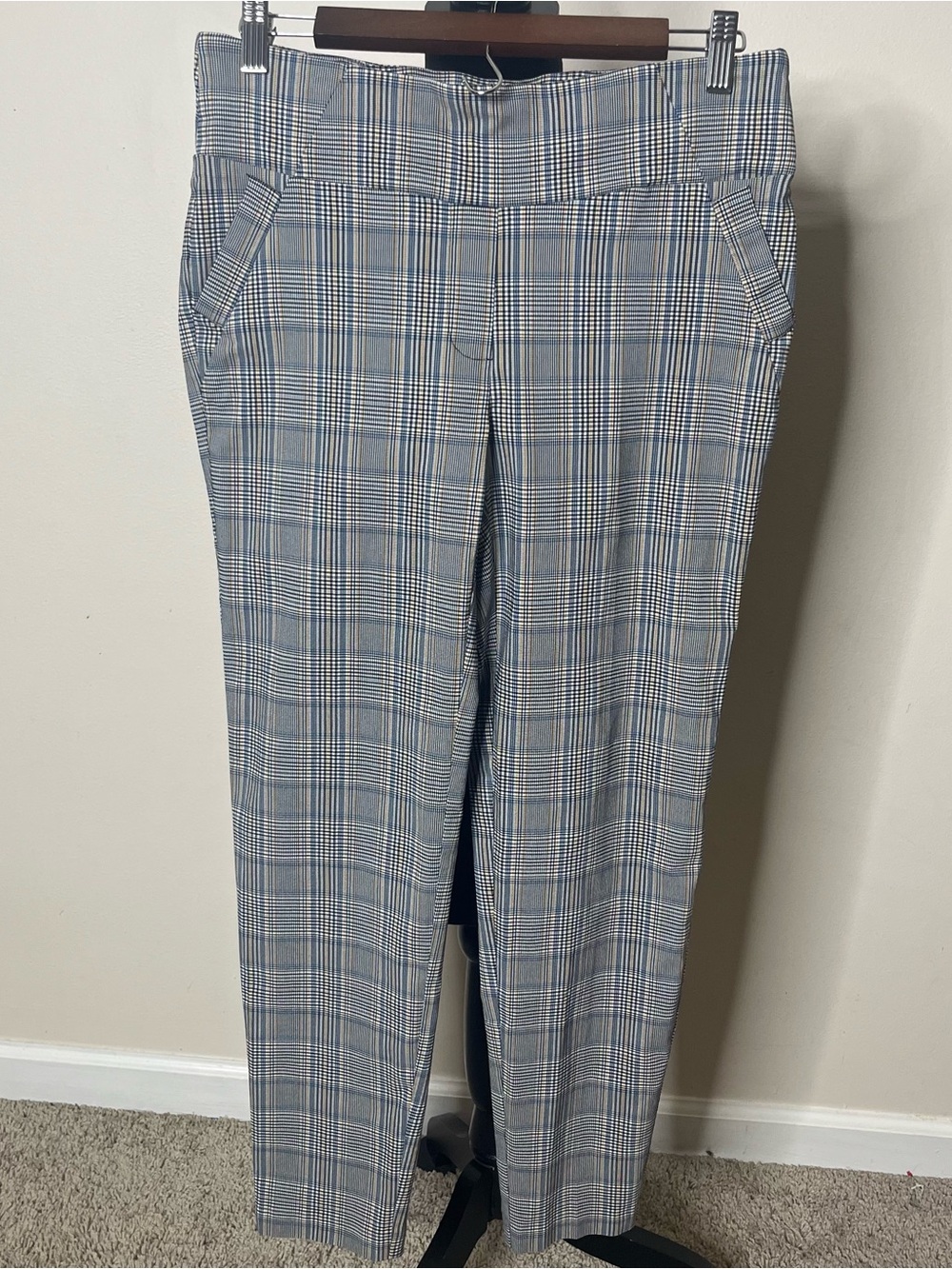 Soho Apparel Ltd‎ Women’s Black Blue Plaid Stretch Pull On Cropped Pants Sz M
